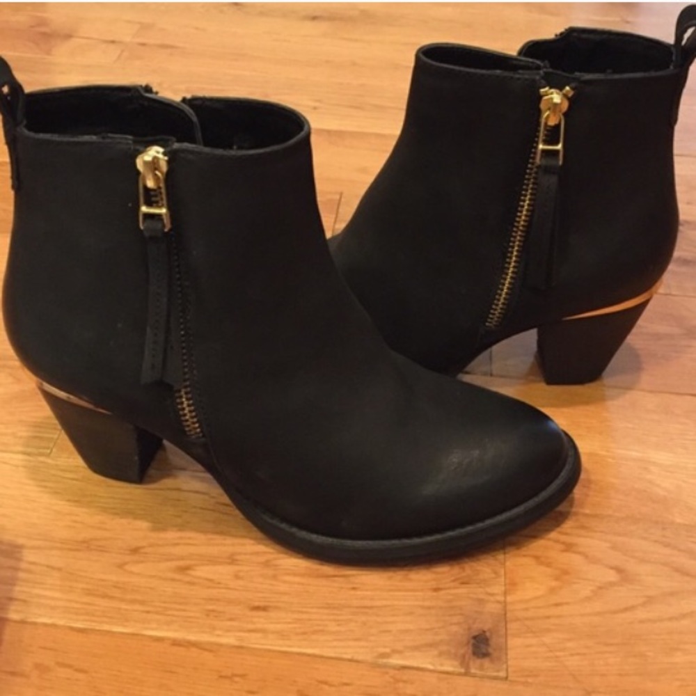 Steve Madden boots